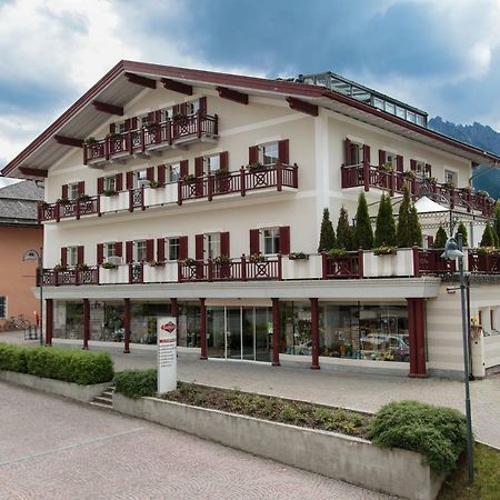 Sapelza Appartementhaus Dobbiaco Eksteriør billede