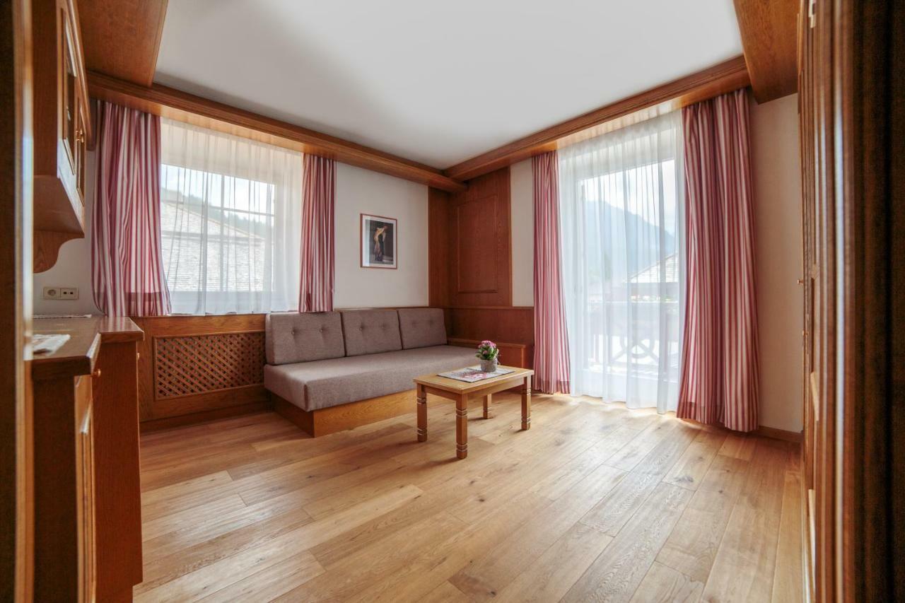 Sapelza Appartementhaus Dobbiaco Værelse billede