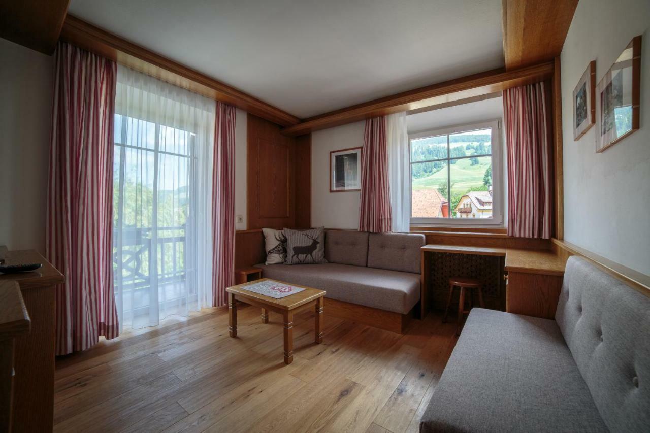 Sapelza Appartementhaus Dobbiaco Eksteriør billede